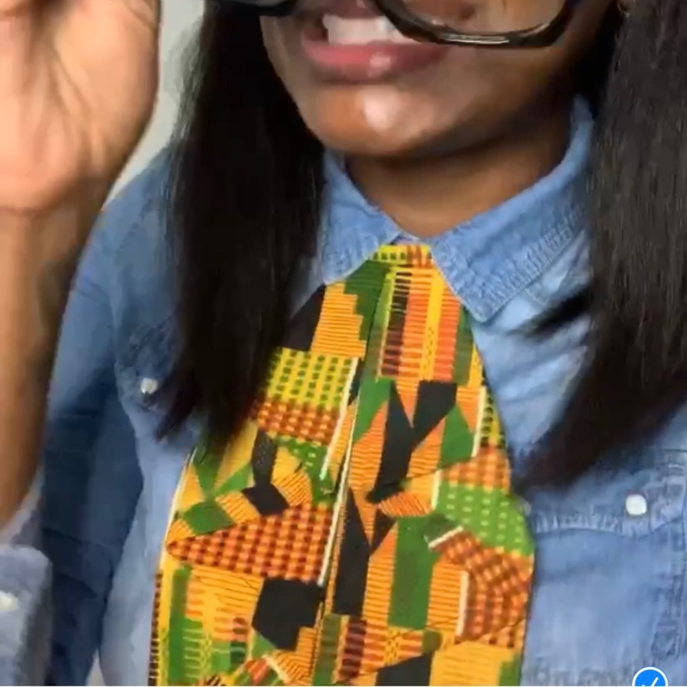 African print drape tie